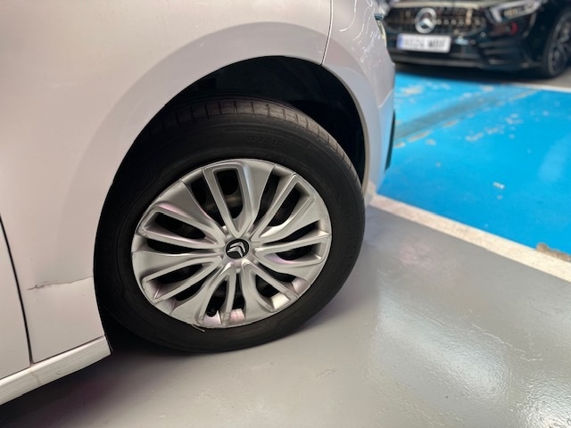 CitroenGrand C4 Spacetourer PureTech 130 S&S Live 96 kW (130 CV) Vehículo usado en Barcelona - 27
