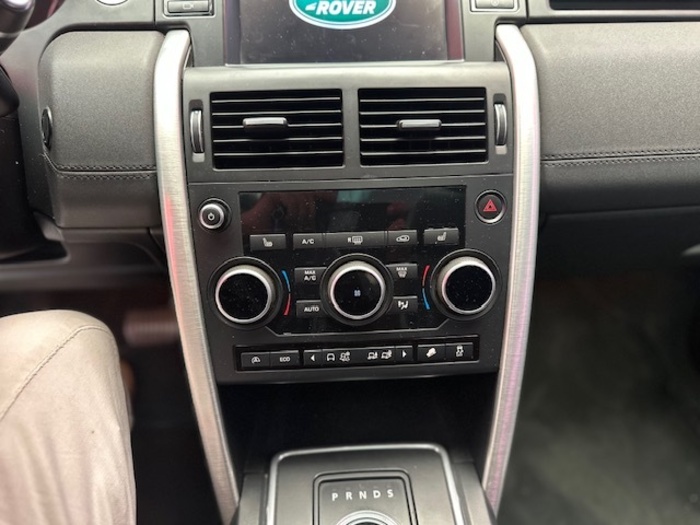 Land RoverDiscovery Sport 2.0L TD4 HSE Luxury 4WD 132 kW (180 CV) 7 Plazas Vehículo usado en Barcelona - 20 Land RoverDiscovery Sport 2.0L TD4 HSE Luxury 4WD 132 kW (180 CV) 7 Plazas Vehículo usado en Barcelona - 20