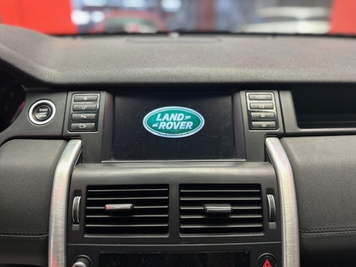 Land RoverDiscovery Sport 2.0L TD4 HSE Luxury 4WD 132 kW (180 CV) 7 Plazas Vehículo usado en Barcelona - 21 Land RoverDiscovery Sport 2.0L TD4 HSE Luxury 4WD 132 kW (180 CV) 7 Plazas Vehículo usado en Barcelona - 21