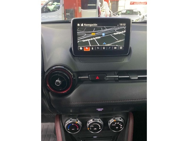 MazdaCX-3 2.0 SKYACTIV GE Luxury White 2WD AT 88 kW (120 CV) Vehículo usado en Barcelona - 11