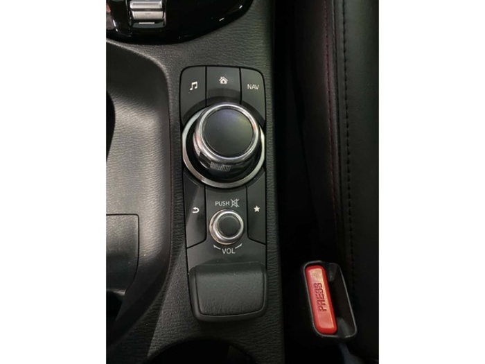 MazdaCX-3 2.0 SKYACTIV GE Luxury White 2WD AT 88 kW (120 CV) Vehículo usado en Barcelona - 22 MazdaCX-3 2.0 SKYACTIV GE Luxury White 2WD AT 88 kW (120 CV) Vehículo usado en Barcelona - 22