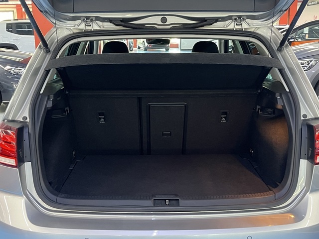 VolkswagenGolf Advance 1.5 TSI Evo 96 kW (130 CV) DSG Vehículo usado en Barcelona - 30