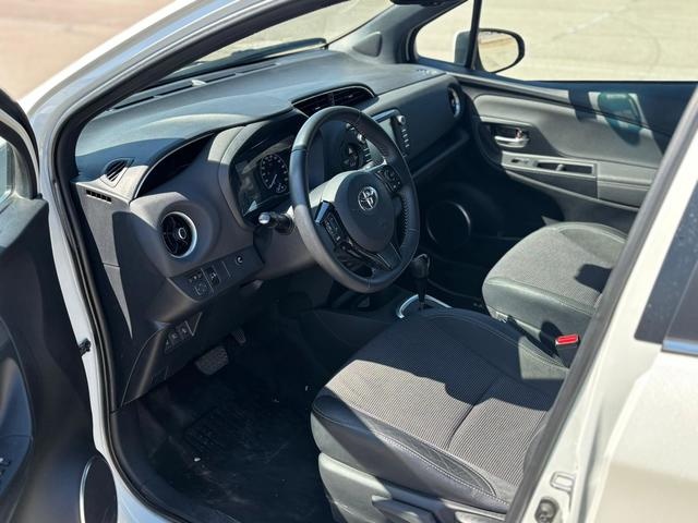 ToyotaYaris 100H Advance 74 kW (100 CV) Vehículo usado en Barcelona - 8