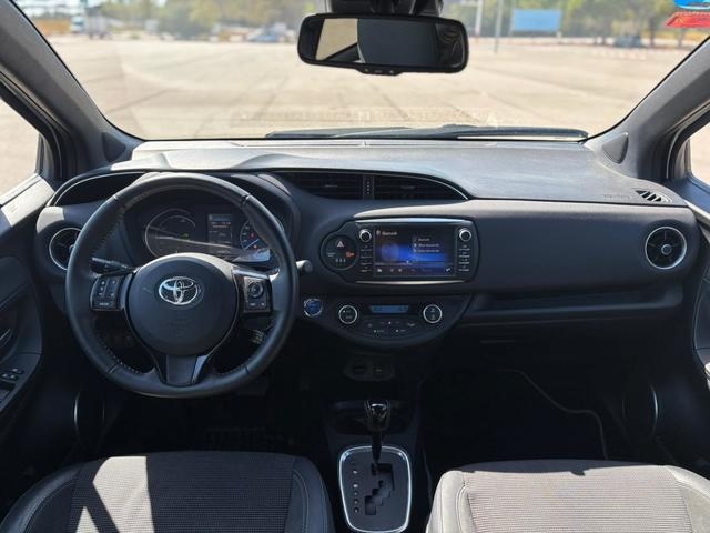 ToyotaYaris 100H Advance 74 kW (100 CV) Vehículo usado en Barcelona - 12