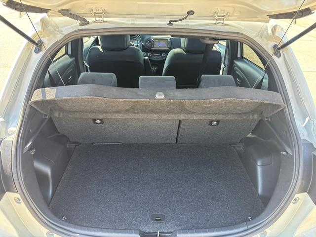 ToyotaYaris 100H Advance 74 kW (100 CV) Vehículo usado en Barcelona - 16