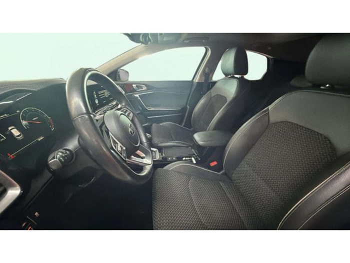 KiaXCeed 1.0 T-GDi Eco-Dynamics Concept 88 kW (120 CV) Vehículo usado en Barcelona - 11 KiaXCeed 1.0 T-GDi Eco-Dynamics Concept 88 kW (120 CV) Vehículo usado en Barcelona - 11