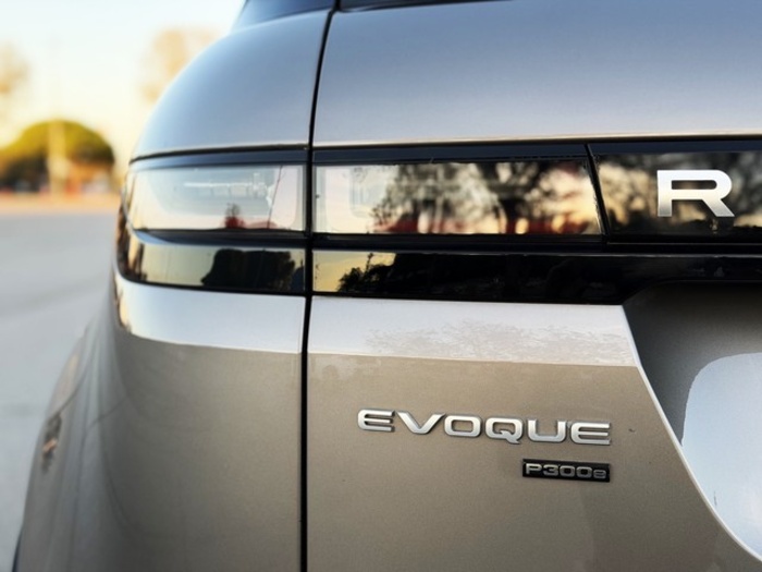 Land RoverRange Rover Evoque 1.5 P300e I3 PHEV 4WD Auto 227 kW (309 CV) Vehículo usado en Barcelona - 15 Land RoverRange Rover Evoque 1.5 P300e I3 PHEV 4WD Auto 227 kW (309 CV) Vehículo usado en Barcelona - 15
