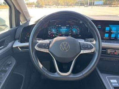 Volkswagen Golf Life 1.5 eTSI 96 kW (130 CV) DSG Volkswagen Golf Life 1.5 eTSI 96 kW (130 CV) DSG