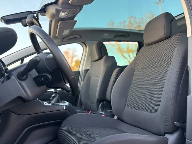 Peugeot5008 1.6 BlueHDi Allure EAT6 88 kW (120 CV) Vehículo usado en Barcelona - 8
