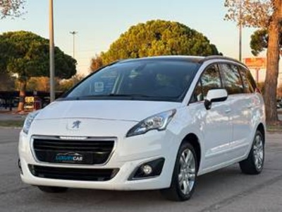 Peugeot 5008 1.6 BlueHDi Allure EAT6 88 kW (120 CV) Peugeot 5008 1.6 BlueHDi Allure EAT6 88 kW (120 CV)