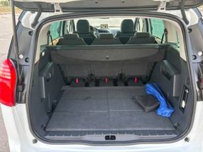 Peugeot 5008 1.6 BlueHDi Allure EAT6 88 kW (120 CV) Peugeot 5008 1.6 BlueHDi Allure EAT6 88 kW (120 CV)