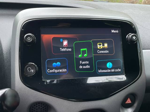 ToyotaAygo 70 x-style 53 kW (72 CV) Vehículo usado en Barcelona - 17