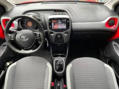 Toyota Aygo 70 x-style 53 kW (72 CV) Toyota Aygo 70 x-style 53 kW (72 CV)