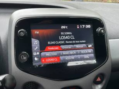 Toyota Aygo 70 x-style 53 kW (72 CV) Toyota Aygo 70 x-style 53 kW (72 CV)