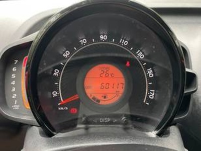 Toyota Aygo 70 x-style 53 kW (72 CV) Toyota Aygo 70 x-style 53 kW (72 CV)