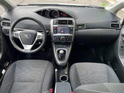 Toyota Verso 130 Advance 97 kW (132 CV) Toyota Verso 130 Advance 97 kW (132 CV)