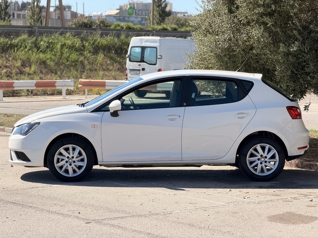 SEATIbiza 1.4 TDI Style Connect 66 kW (90 CV) Vehículo usado en Barcelona - 3