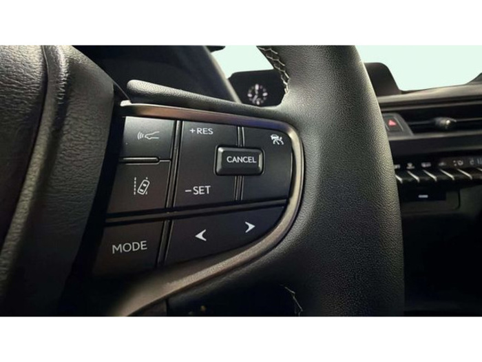 LexusUX 250h Eco 135 kW (184 CV) Vehículo usado en Barcelona - 14 LexusUX 250h Eco 135 kW (184 CV) Vehículo usado en Barcelona - 14
