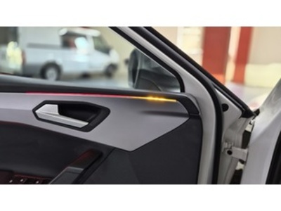 SEAT León 2.0 TDI S&S FR 110 kW (150 CV) SEAT León 2.0 TDI S&S FR 110 kW (150 CV)