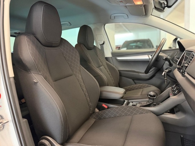 SkodaKaroq 1.6 TDI Ambition DSG 85 kW (115 CV) KM0 en Barcelona - 11