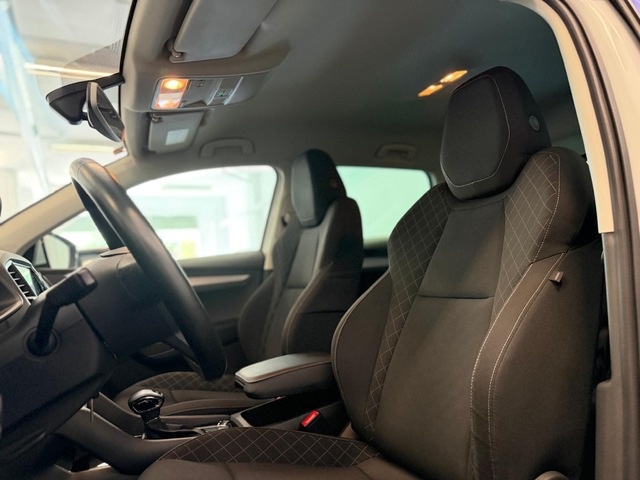 SkodaKaroq 1.6 TDI Ambition DSG 85 kW (115 CV) KM0 en Barcelona - 12