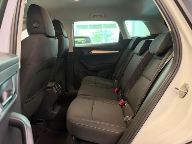 SkodaKaroq 1.6 TDI Ambition DSG 85 kW (115 CV) KM0 en Barcelona - 26