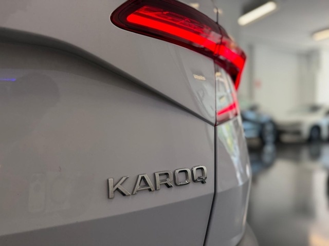 SkodaKaroq 1.6 TDI Ambition DSG 85 kW (115 CV) KM0 en Barcelona - 30
