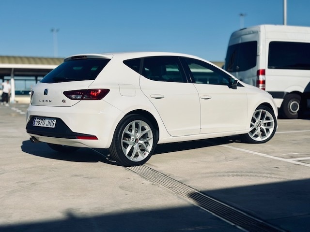 SEATLeón 1.4 TSI S&S FR 92 kW (125 CV) KM0 en Barcelona - 4