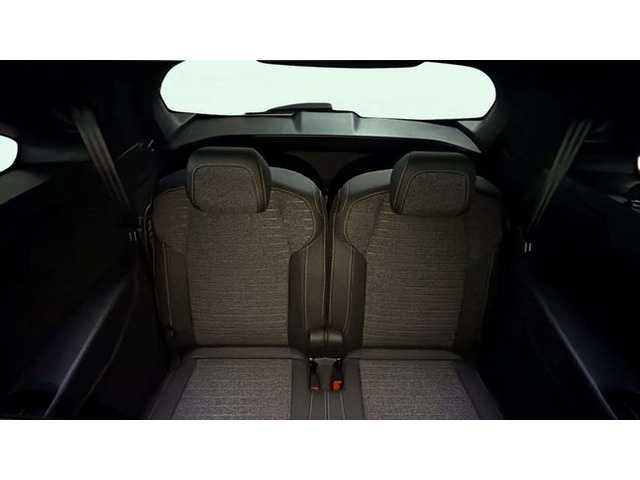 Peugeot5008 Hybrid 1.2 Allure eDCS6 107 kW (145 CV) KM0 en Barcelona - 11