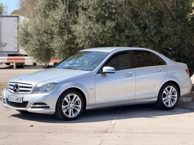 Mercedes-BenzClase C 200 CDI Blue Efficiency Avantgarde Edition 100 kW (136 CV) Vehículo usado en Barcelona - 2