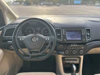 Volkswagen Sharan Sport 2.0 TDI BMT 110 kW (150 CV) DSG Volkswagen Sharan Sport 2.0 TDI BMT 110 kW (150 CV) DSG