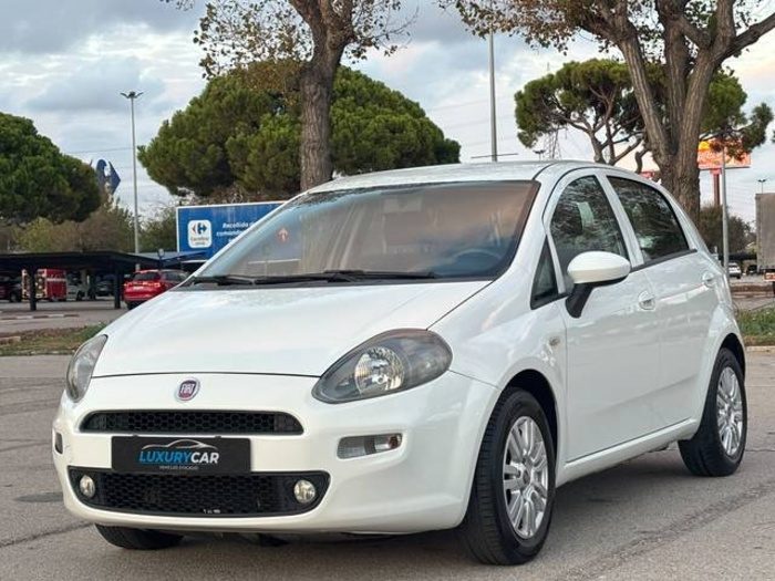 FiatPunto 1.2 8v S&S Young 51 kW (69 CV) Vehículo usado en Barcelona - 1 FiatPunto 1.2 8v S&S Young 51 kW (69 CV) Vehículo usado en Barcelona - 1