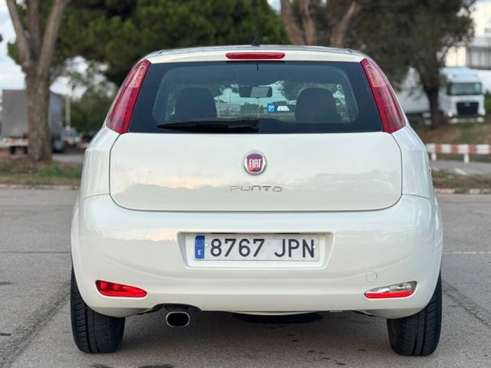 FiatPunto 1.2 8v S&S Young 51 kW (69 CV) Vehículo usado en Barcelona - 5 FiatPunto 1.2 8v S&S Young 51 kW (69 CV) Vehículo usado en Barcelona - 5