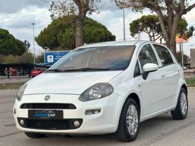 Fiat Punto 1.2 8v S&S Young 51 kW (69 CV) Fiat Punto 1.2 8v S&S Young 51 kW (69 CV)