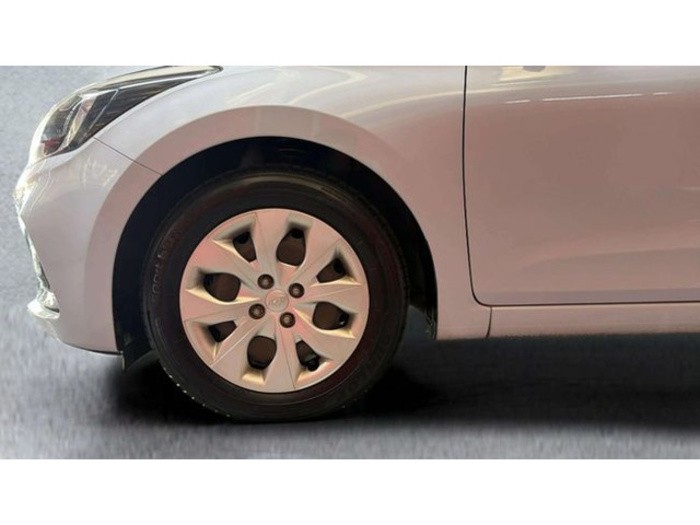 Hyundaii20 1.2 MPI Essence LE 55 kW (75 CV) Vehículo usado en Barcelona - 17 Hyundaii20 1.2 MPI Essence LE 55 kW (75 CV) Vehículo usado en Barcelona - 17