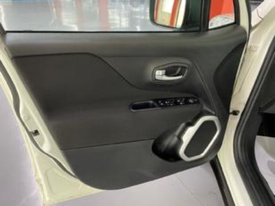 Jeep Renegade 1.0G Sport 4x2 88 kW (120 CV) Jeep Renegade 1.0G Sport 4x2 88 kW (120 CV)