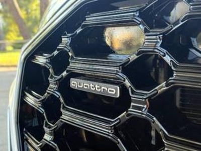 Audi Q5 S line 40 TDI quattro ultra 150 kW (204 CV) S tronic Audi Q5 S line 40 TDI quattro ultra 150 kW (204 CV) S tronic