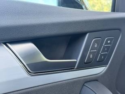 Audi Q5 S line 40 TDI quattro ultra 150 kW (204 CV) S tronic Audi Q5 S line 40 TDI quattro ultra 150 kW (204 CV) S tronic