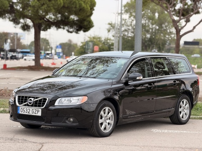 VolvoV70 D3 Kinetic 120 kW (163 CV) Vehículo usado en Barcelona - 1 VolvoV70 D3 Kinetic 120 kW (163 CV) Vehículo usado en Barcelona - 1