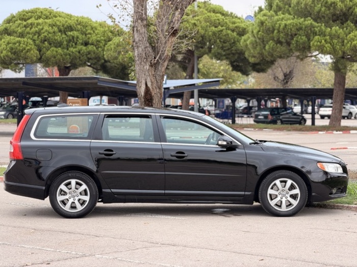 VolvoV70 D3 Kinetic 120 kW (163 CV) Vehículo usado en Barcelona - 9 VolvoV70 D3 Kinetic 120 kW (163 CV) Vehículo usado en Barcelona - 9
