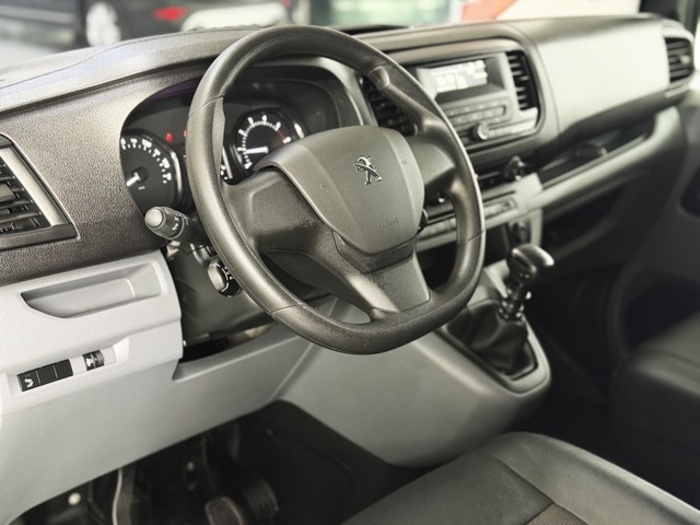 PeugeotExpert Furgon BlueHDi 120 Standard Premium 88 kW (120 CV) Vehículo usado en Barcelona - 2 PeugeotExpert Furgon BlueHDi 120 Standard Premium 88 kW (120 CV) Vehículo usado en Barcelona - 2