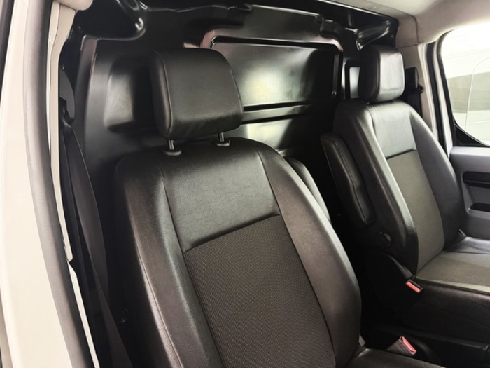 PeugeotExpert Furgon BlueHDi 120 Standard Premium 88 kW (120 CV) Vehículo usado en Barcelona - 8 PeugeotExpert Furgon BlueHDi 120 Standard Premium 88 kW (120 CV) Vehículo usado en Barcelona - 8