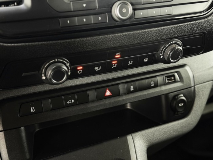 PeugeotExpert Furgon BlueHDi 120 Standard Premium 88 kW (120 CV) Vehículo usado en Barcelona - 17 PeugeotExpert Furgon BlueHDi 120 Standard Premium 88 kW (120 CV) Vehículo usado en Barcelona - 17