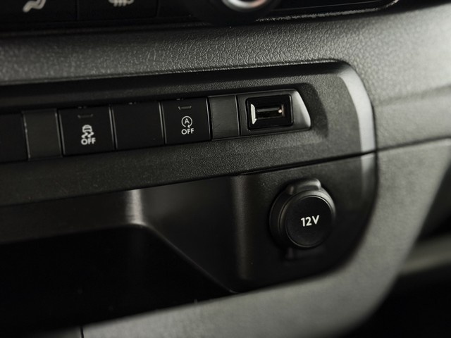 PeugeotExpert Furgon BlueHDi 120 Standard Premium 88 kW (120 CV) Vehículo usado en Barcelona - 19