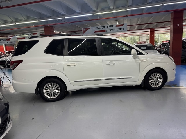 SsangyongRodius 2.0 e-Xdi Premium 114 kW (155 CV) Vehículo usado en Barcelona - 6