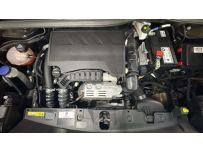 Peugeot 2008 PureTech 100 S&S Allure 75 kW (100 CV) Peugeot 2008 PureTech 100 S&S Allure 75 kW (100 CV)