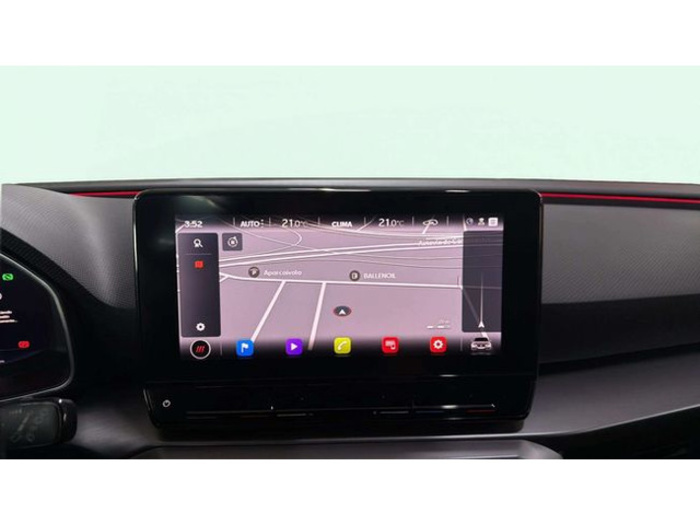 SEATLeón 1.0 eTSI S&S FR 25 Aniversario DSG 81 kW (110 CV) Vehículo usado en Barcelona - 15 SEATLeón 1.0 eTSI S&S FR 25 Aniversario DSG 81 kW (110 CV) Vehículo usado en Barcelona - 15