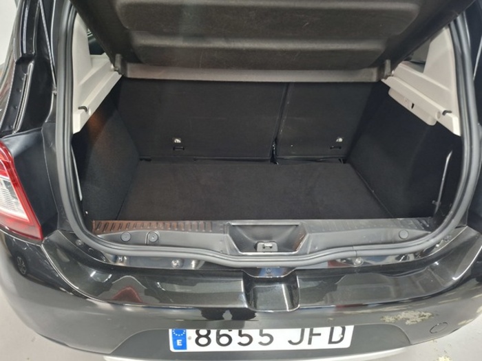 DaciaSandero Stepway TCe 66 kW (90 CV) Vehículo usado en Barcelona - 11 DaciaSandero Stepway TCe 66 kW (90 CV) Vehículo usado en Barcelona - 11