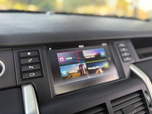 Land RoverDiscovery Sport 2.0L TD4 HSE 4x4 110 kW (150 CV) Vehículo usado en Barcelona - 33