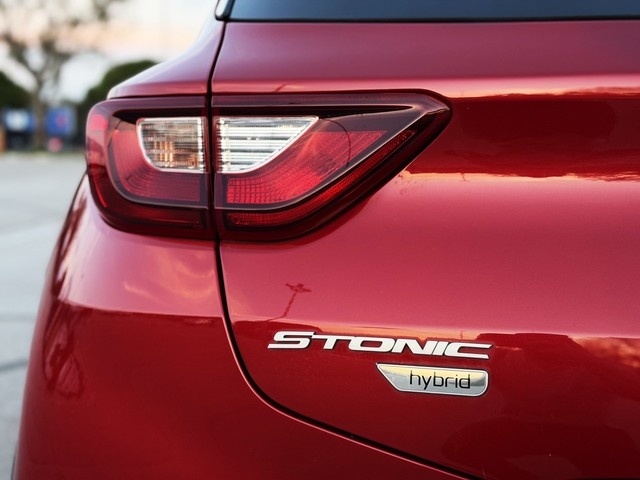 KiaStonic 1.0 T-GDi MHEV Drive iMT 74 kW (100 CV) Vehículo usado en Barcelona - 13